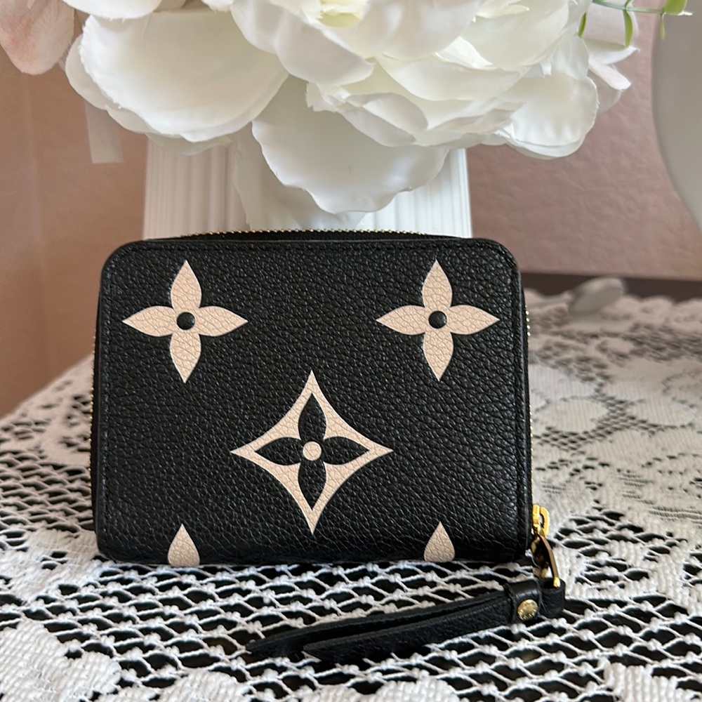 🌸🌸GORGEOUS Louis Vuitton Empreinte Leather Coin Purse/Wallet In Color Noir